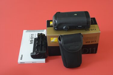 $Nikon MB D11 Battery Grip.jpg