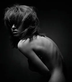$5306-BW-girl-portrait.webp