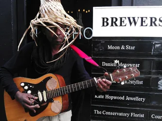 $Street musician web.webp