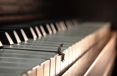 $Pianoman-web.webp $Pianoman-web.webp