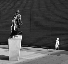 $Woman bw web.webp