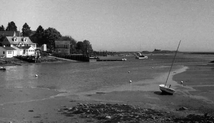 $Stranded boat B&W.webp