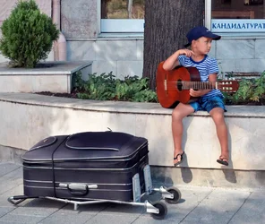 $Guitarist 2 web.webp