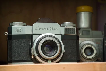 $Derrels first SLR Zeiss Ikon.webp $Derrels first SLR Zeiss Ikon.webp