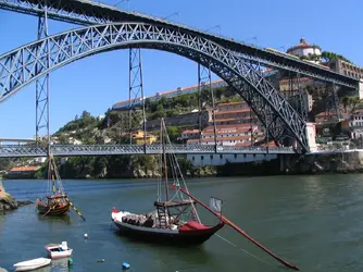$Ponte de Dom Luis.webp $Ponte de Dom Luis.webp
