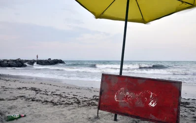 $Coke Beach 2 web.webp