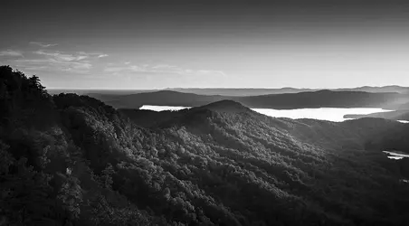$LakeJocassee3.webp
