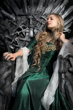 $cersei_lannister_cosplay_13_by_cursedmind-d4ldckh.webp