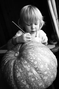 $7002-children-portrait.webp