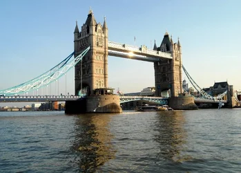 $tower bridge2.webp