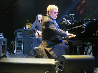 $Elton John - Madison Wi 3.22.12_2012 03 22_0423.webp $Elton John - Madison Wi 3.22.12_2012 03 22_0423.webp