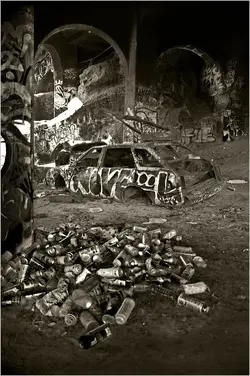 $underworld_bw_flt_sml_frame.webp