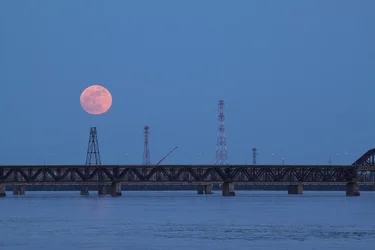 $SuperMoon_small_6005.webp $SuperMoon_small_6005.webp