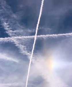 $Contrails resized.webp