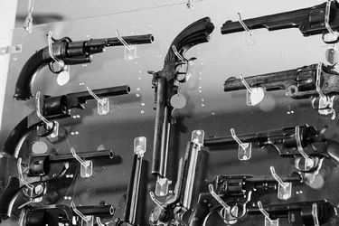 $guns-12.webp $guns-12.webp