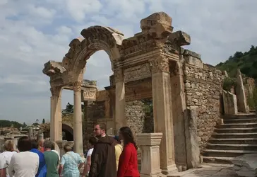 $the-temple-of-hadrian-010.webp