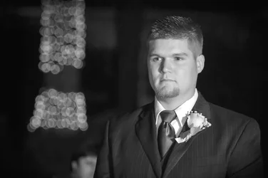 $groom.webp