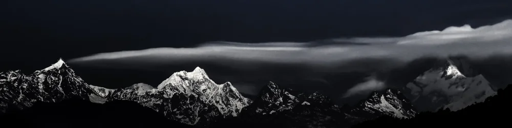 $Majestic Kanchenjunga_2.webp