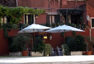 $Venice garden.webp