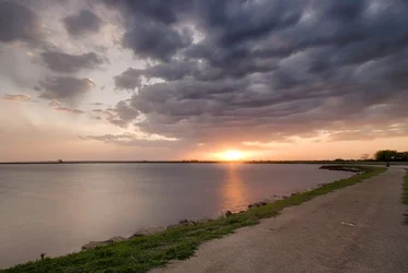 $o_er_the_sunset_by_mxjerrett-d7gei7z.webp
