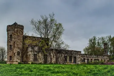 $castleHDR-2000.webp