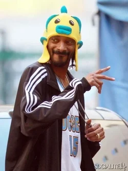 $snoop-dogg-fish-hat-dr-dre-video-11172010-06-435x580.webp $snoop-dogg-fish-hat-dr-dre-video-11172010-06-435x580.webp