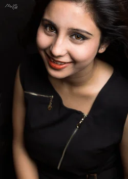 $axisimages-portrait (2).webp $axisimages-portrait (2).webp