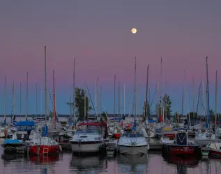 $Dusk in the harbour_4473 V2.webp