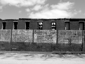 Abandoned Building 1 bw.jpg