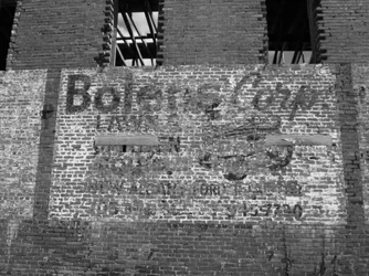 Abandoned building 2 bw.webp
