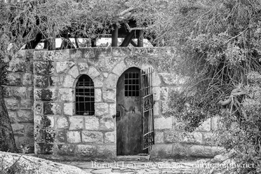 Old door and barred window - Full contrast and structure.webp