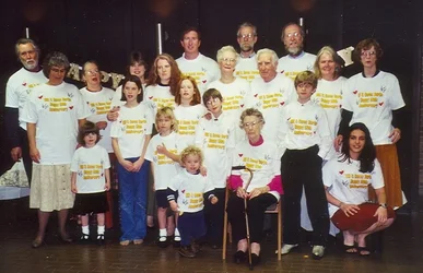 family2001b.webp family2001b.webp