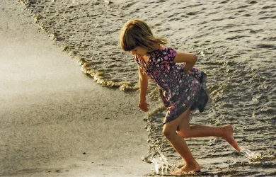 girl run.webp