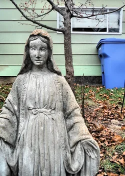 statue blue small.webp