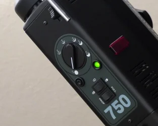 monolights11.webp