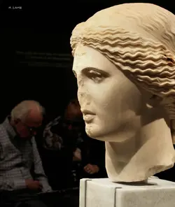 statue sig.webp