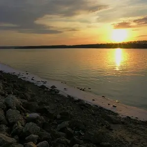 Late afternoon on the Mississippi.