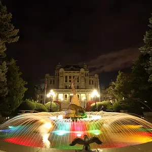 Victoria by Night