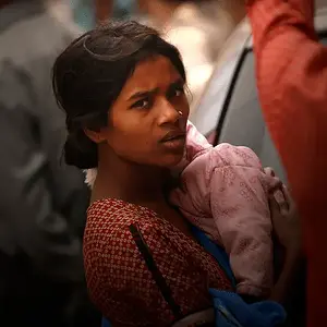 Delhi Beggar Girl - by Kristian Bertel