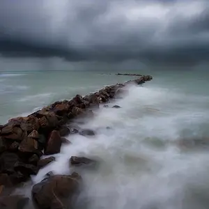 cyclone carlos