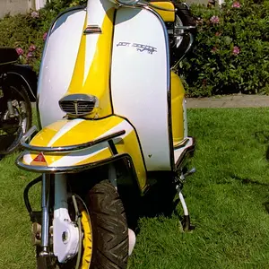 4529-Lambretta