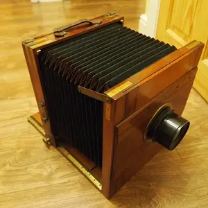 Unknown vintage camera