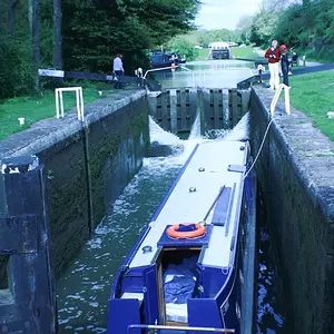 caen hill locks