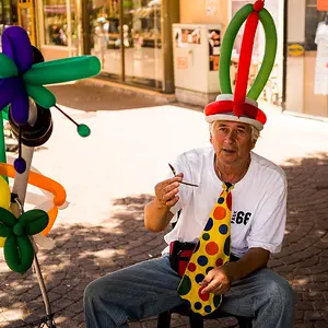 The Balloon and the Spoon