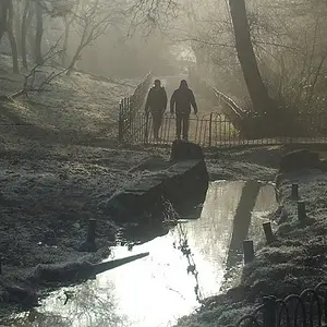 Brraving  the   cold