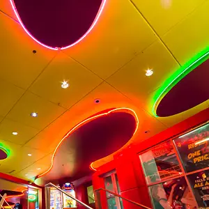 Clifton Hill, Niagara, ON