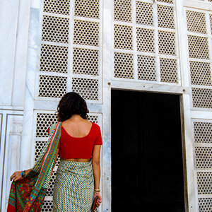 Saree girl at Taj Mahal