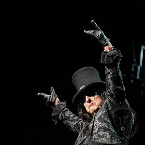 Alice Cooper - Freaks on Parade tour