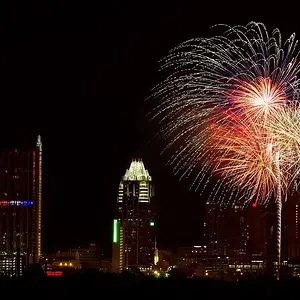 julaug08photo04-austin texas 4th 08 fireworks