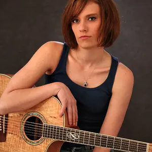 Andrea_with_guitar